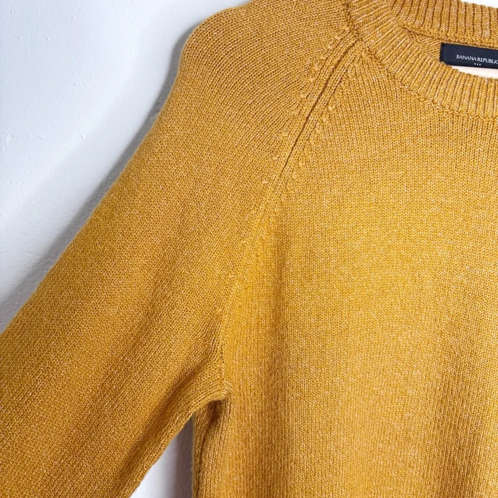 Banana Republic Cozy Essential Crewneck Sweater Golden Grass Size Small EUC